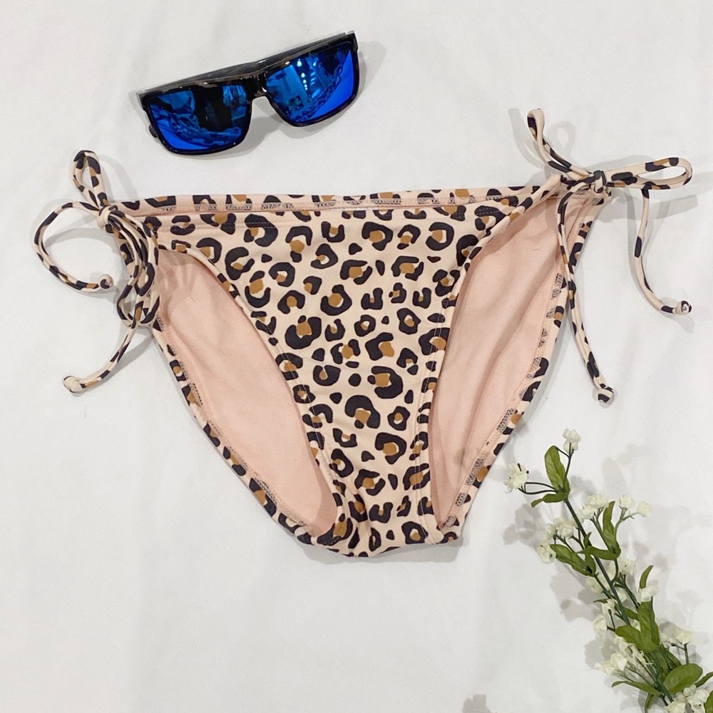 NWOT Xhilaration Leopard Bikini Bottoms